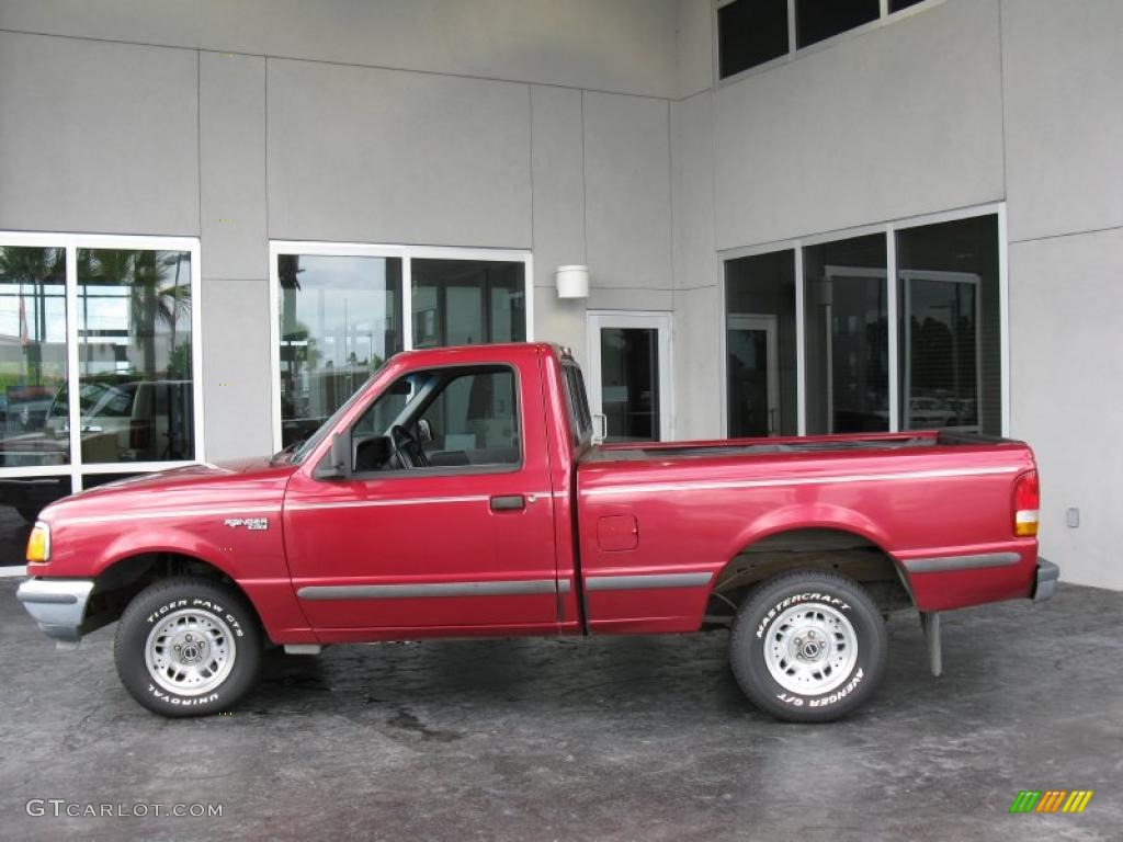 1993 Ranger XLT Regular Cab - Electric Red Metallic / Grey photo #2