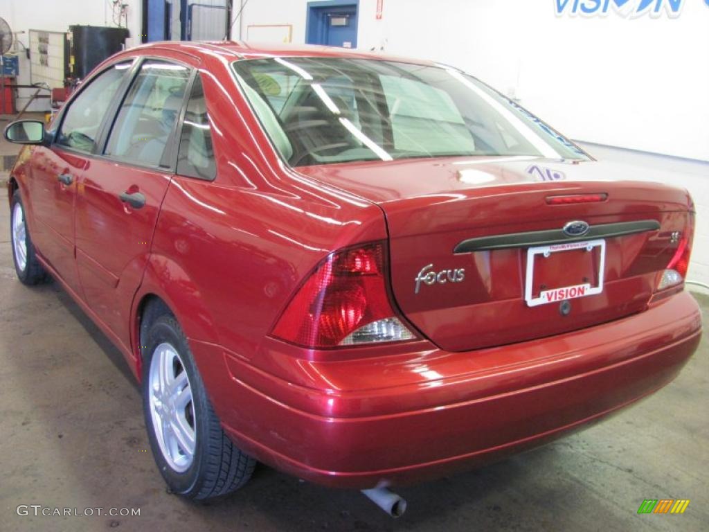2003 Focus SE Sedan - Sangria Red Metallic / Medium Graphite photo #15