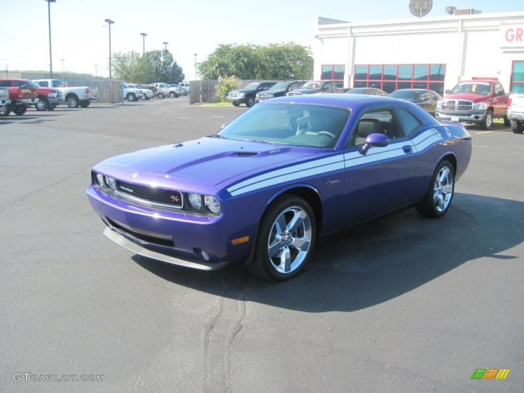2010 Challenger R/T - Plum Crazy Purple Pearl / Dark Slate Gray photo #1