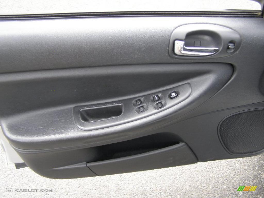 2004 Sebring LXi Sedan - Bright Silver Metallic / Dark Slate Gray photo #9