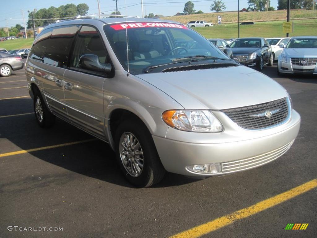 2003 Town & Country Limited - Bright Silver Metallic / Navy Blue photo #2