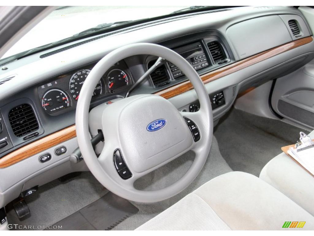 2004 Crown Victoria LX - Silver Birch Metallic / Light Flint photo #3