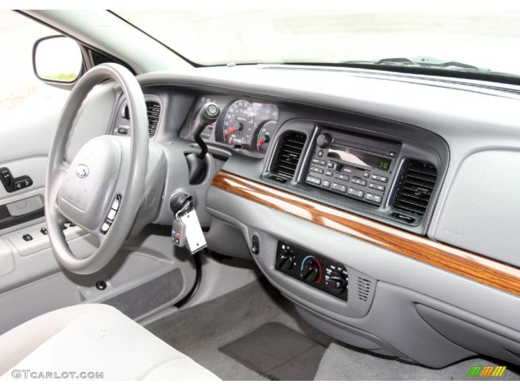 2004 Crown Victoria LX - Silver Birch Metallic / Light Flint photo #5