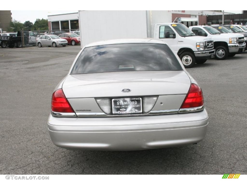 2004 Crown Victoria LX - Silver Birch Metallic / Light Flint photo #8