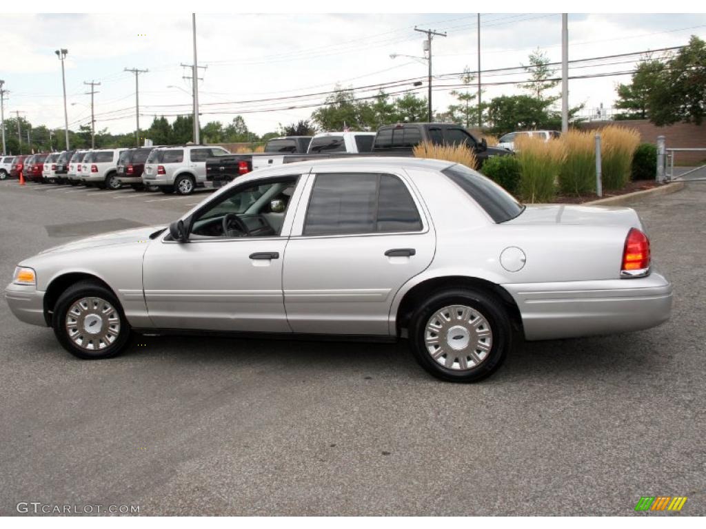 2004 Crown Victoria LX - Silver Birch Metallic / Light Flint photo #11