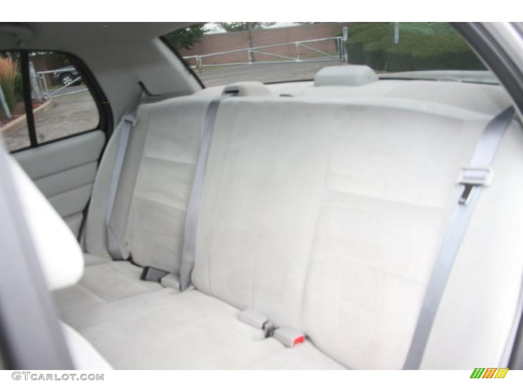2004 Crown Victoria LX - Silver Birch Metallic / Light Flint photo #14