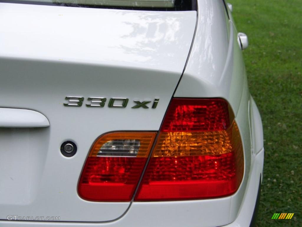 2003 3 Series 330xi Sedan - Alpine White / Sand photo #13