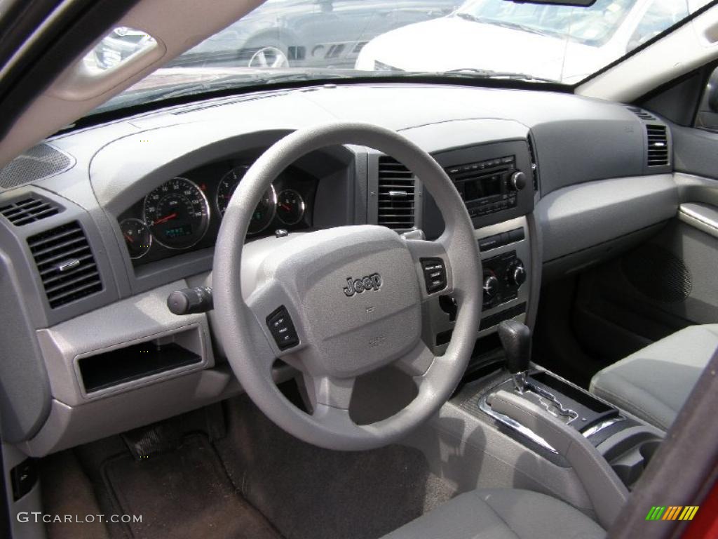 2007 Grand Cherokee Laredo 4x4 - Red Rock Crystal Pearl / Medium Slate Gray photo #8