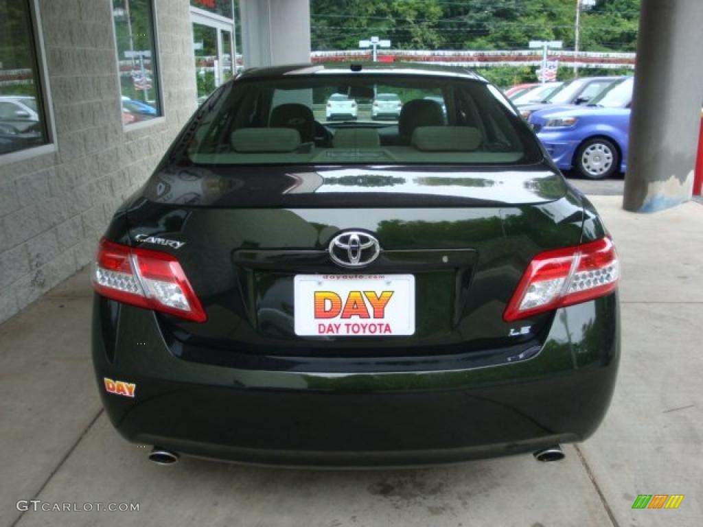 2011 Camry LE V6 - Spruce Green Mica / Bisque photo #3
