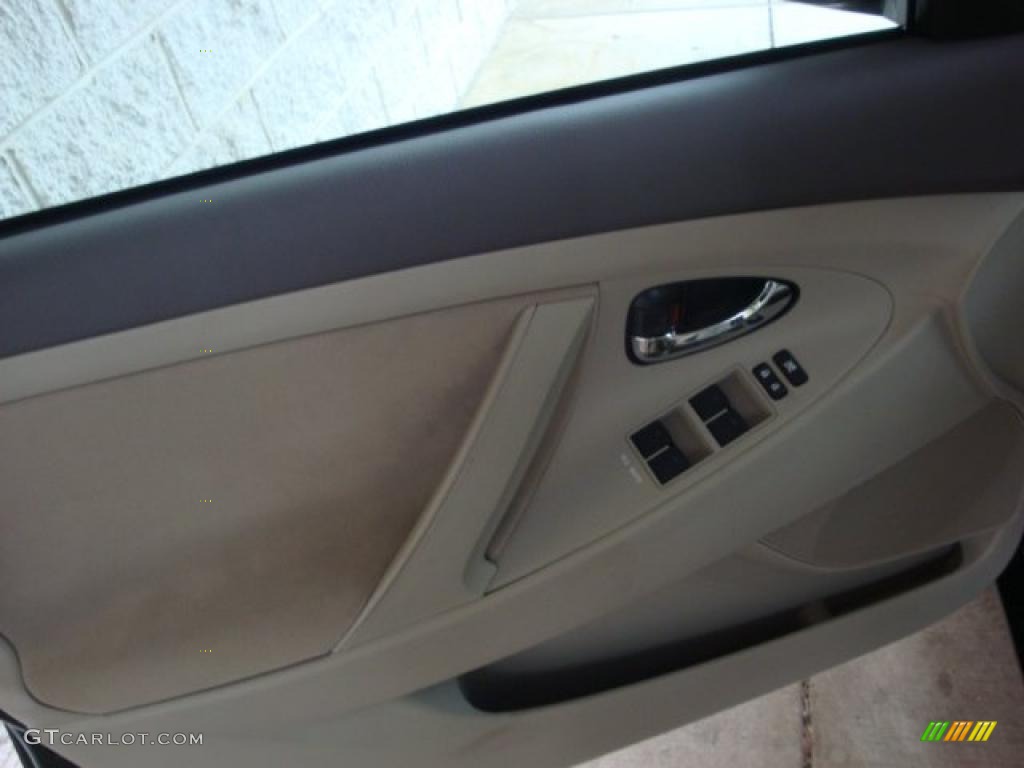 2011 Camry LE V6 - Spruce Green Mica / Bisque photo #11