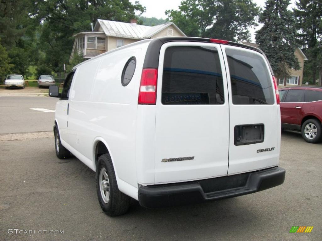 2006 Express 1500 Cargo Van - Summit White / Neutral Beige photo #37