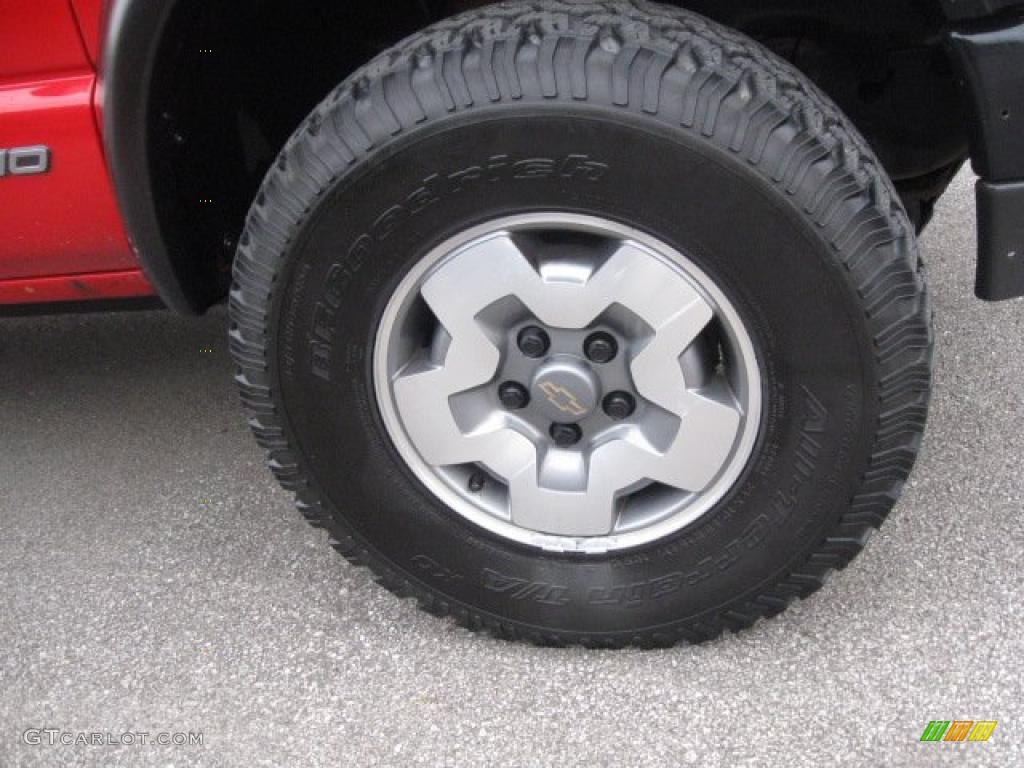 2002 S10 ZR2 Extended Cab 4x4 - Victory Red / Graphite photo #8