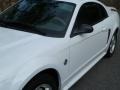 2004 Oxford White Ford Mustang V6 Coupe  photo #16