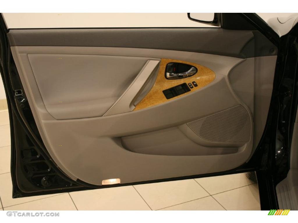 2007 Camry XLE V6 - Black / Bisque photo #8