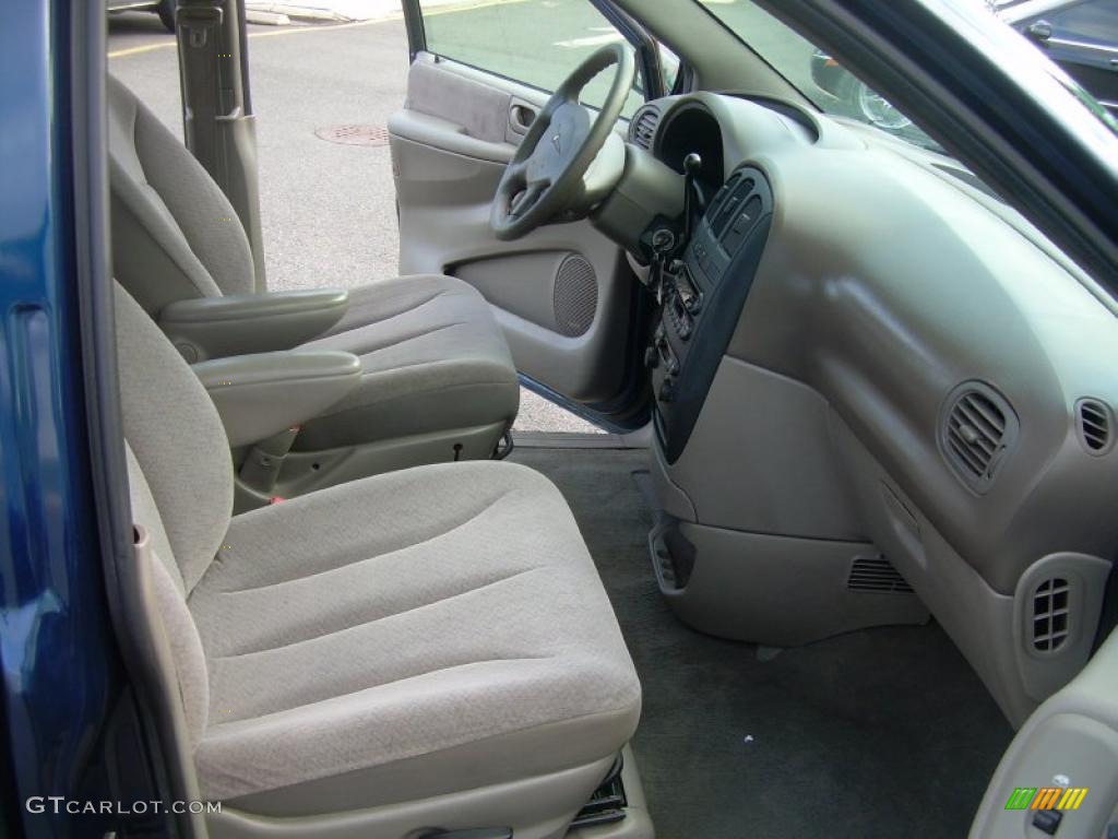 2001 Voyager LX - Patriot Blue Pearl / Taupe photo #12
