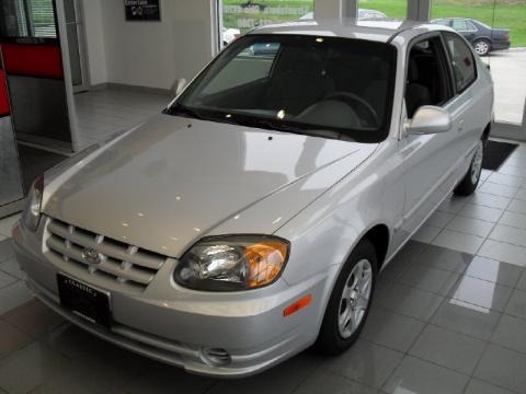 2004 Hyundai Accent GL Coupe Data, Info and Specs
