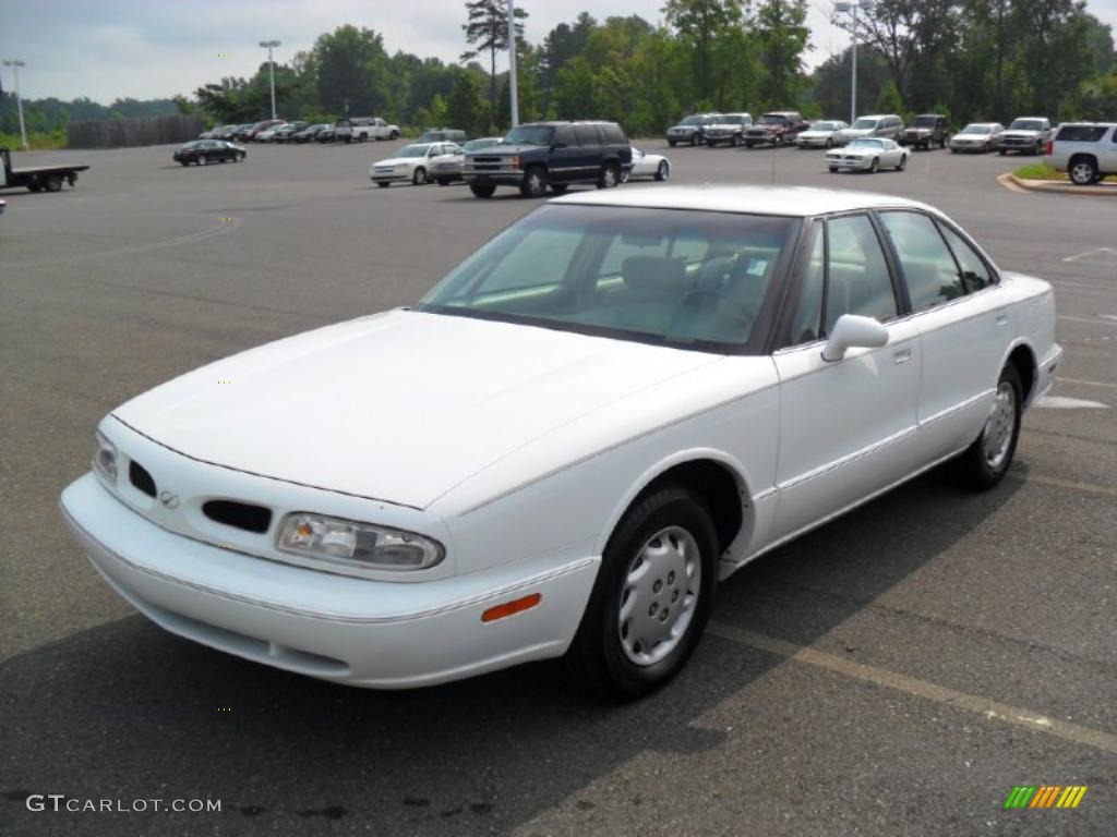 1999 Eighty-Eight LS - Arctic White / Neutral photo #1