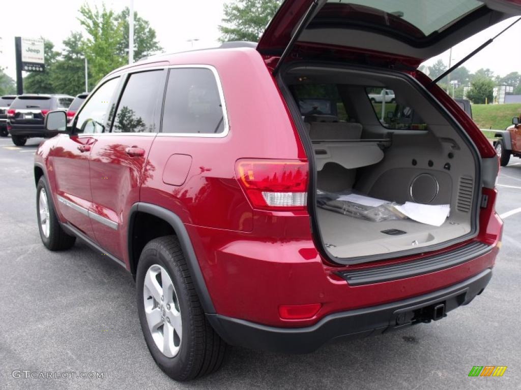 2011 Grand Cherokee Laredo X Package - Inferno Red Crystal Pearl / Dark Graystone/Medium Graystone photo #9