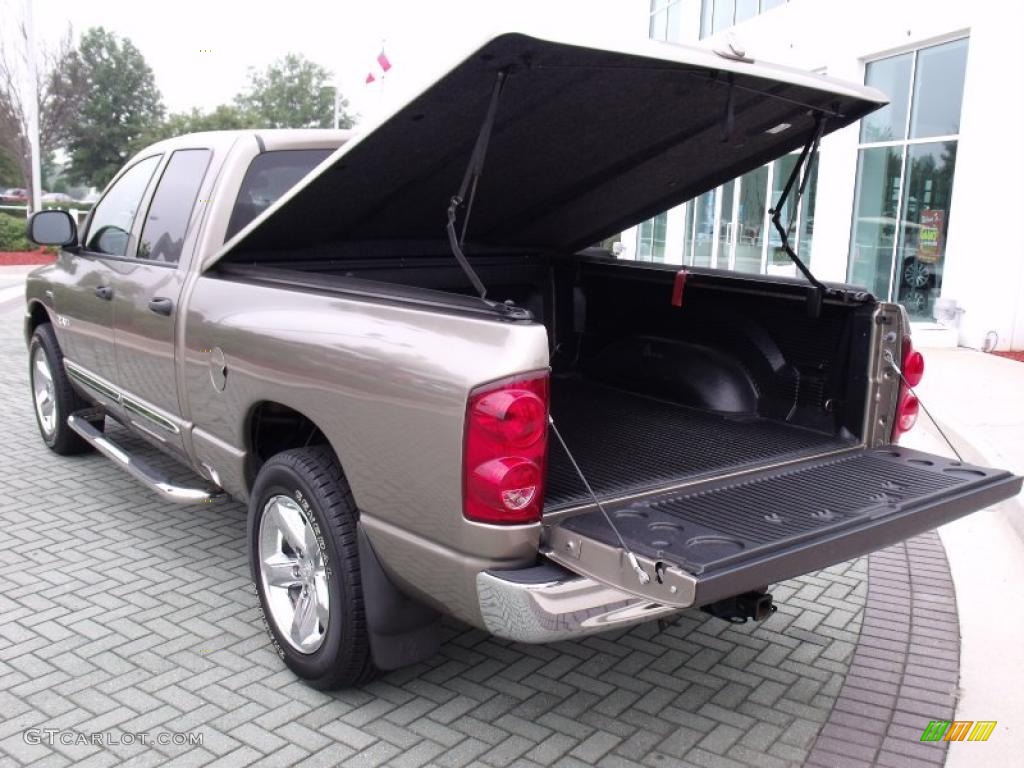 2008 Ram 1500 Laramie Quad Cab - Light Khaki Metallic / Medium Slate Gray photo #17