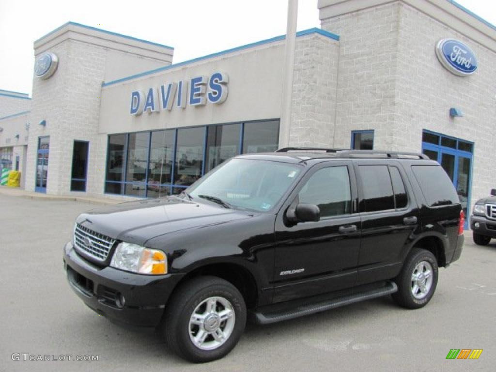 2004 Explorer XLT 4x4 - Black / Midnight Grey photo #1