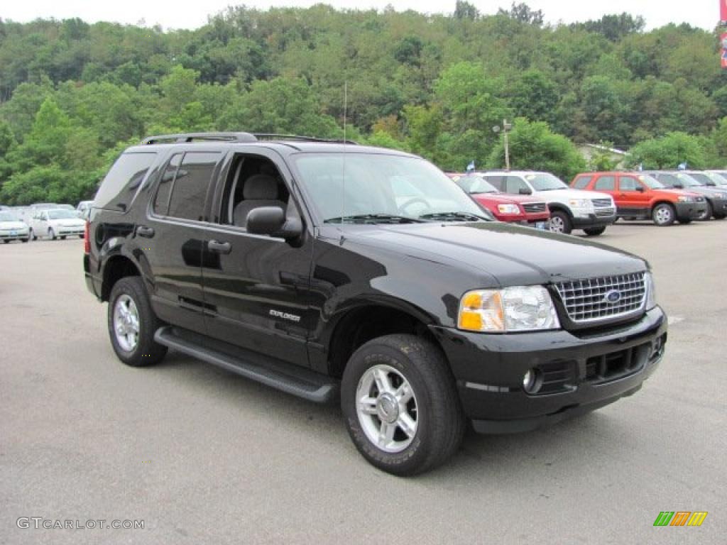 2004 Explorer XLT 4x4 - Black / Midnight Grey photo #4
