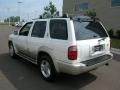 2001 Dover White Infiniti QX4 4x4  photo #7