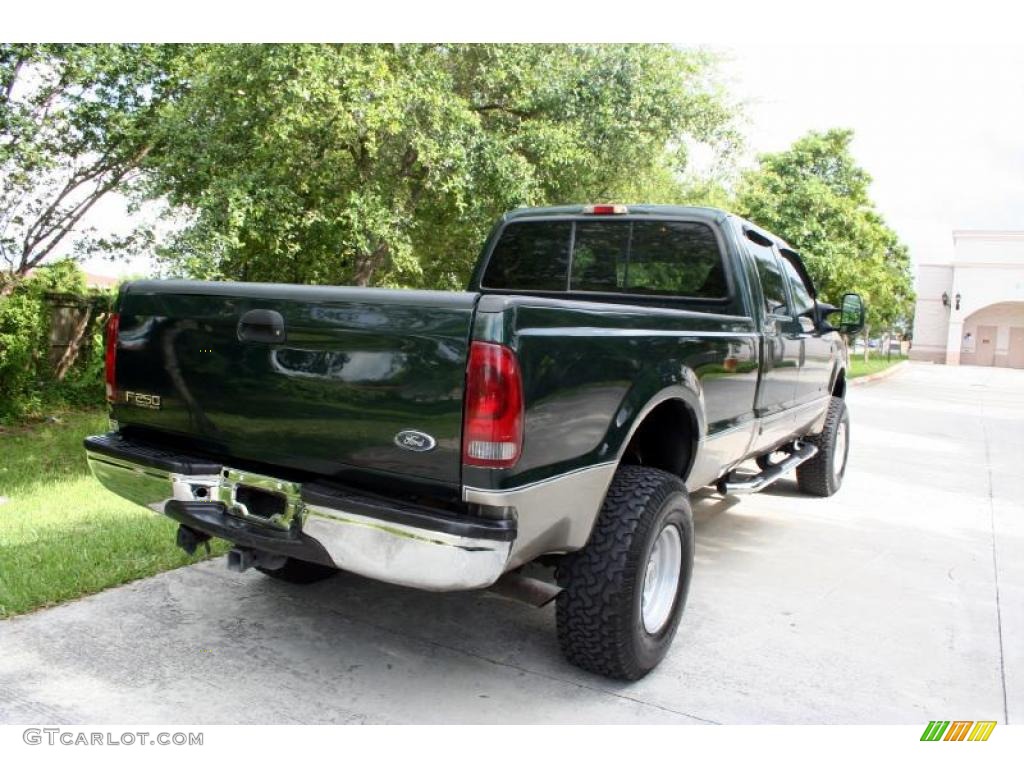 2002 F250 Super Duty Lariat Crew Cab 4x4 - Dark Highland Green Metallic / Medium Parchment photo #9