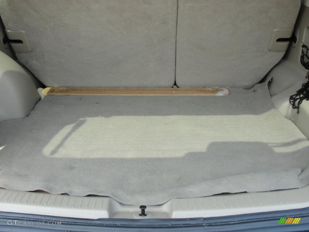 2005 Mariner Convenience - Oxford White / Pebble/Light Parchment photo #31