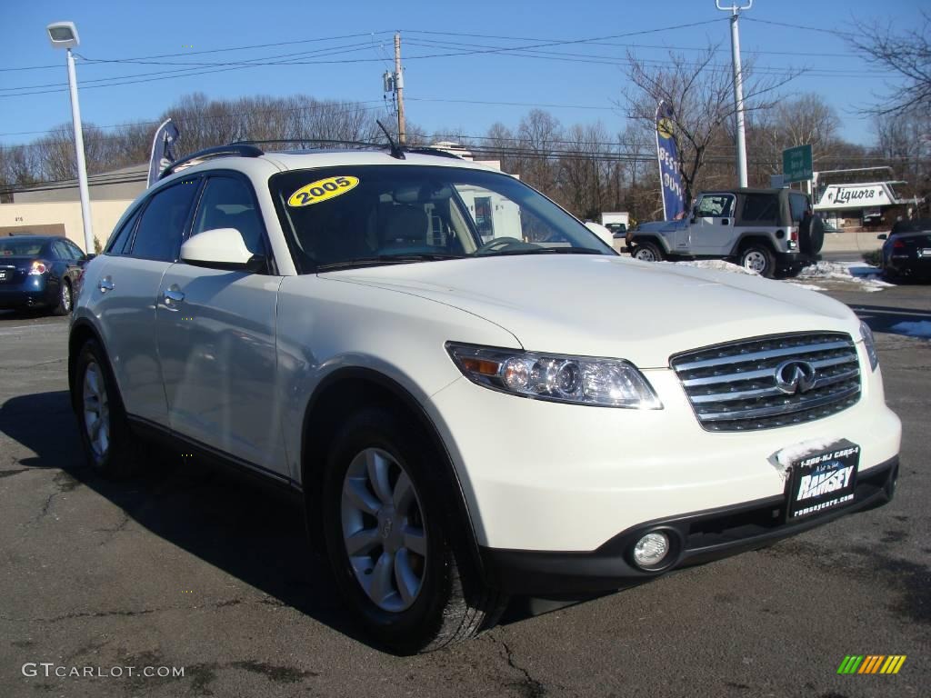 2005 FX 35 AWD - Ivory Pearl White / Willow photo #3