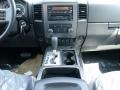 Galaxy Black - Titan SE Crew Cab Photo No. 15