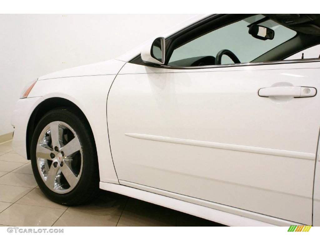 2010 G6 GT Sedan - Summit White / Ebony photo #28