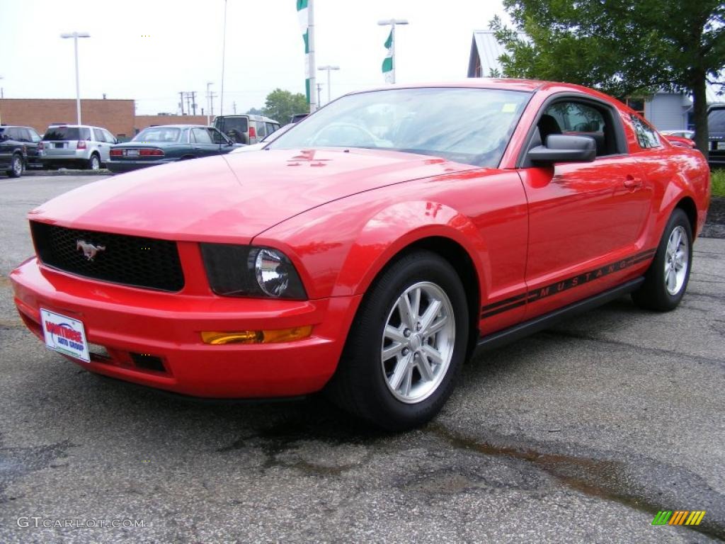 2006 Mustang V6 Deluxe Coupe - Torch Red / Dark Charcoal photo #1