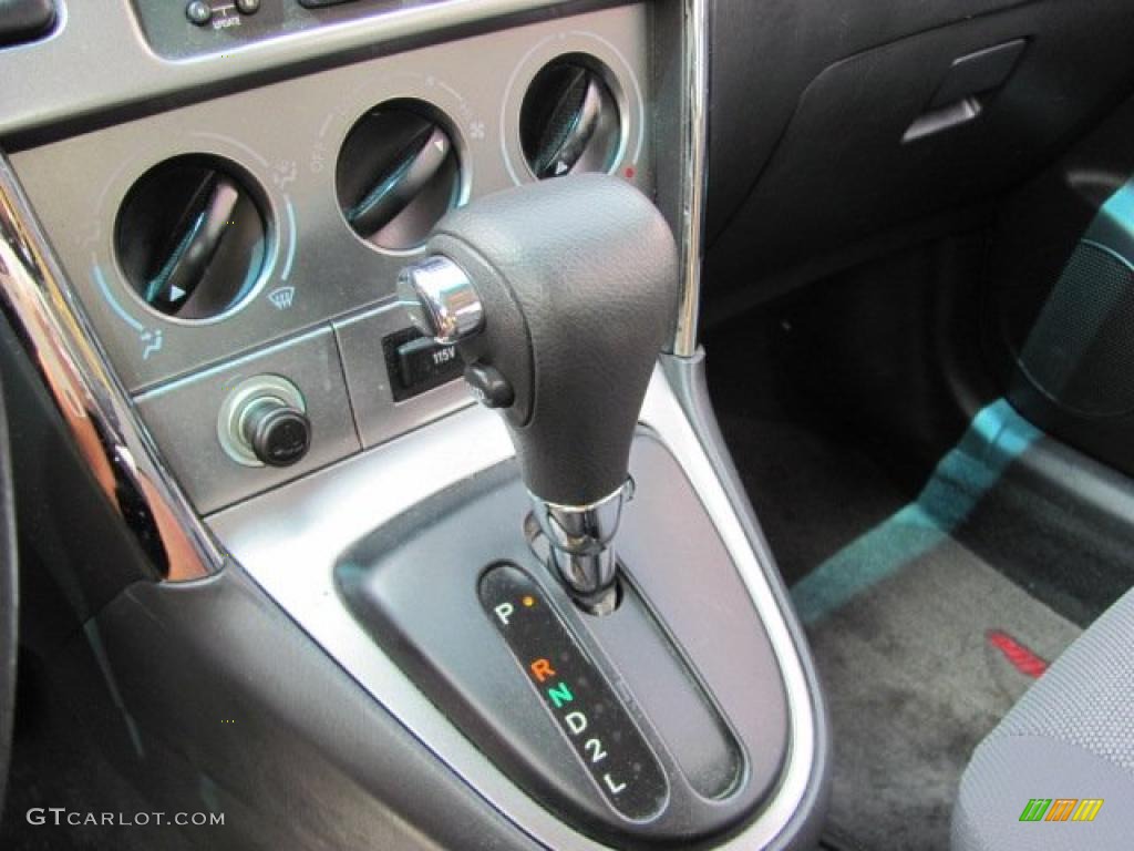2003 Vibe AWD - Frost White / Graphite photo #14