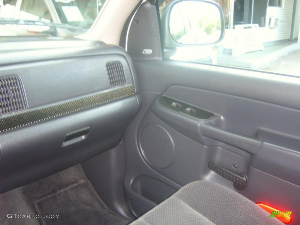 2003 Ram 1500 SLT Quad Cab 4x4 - Bright White / Dark Slate Gray photo #9