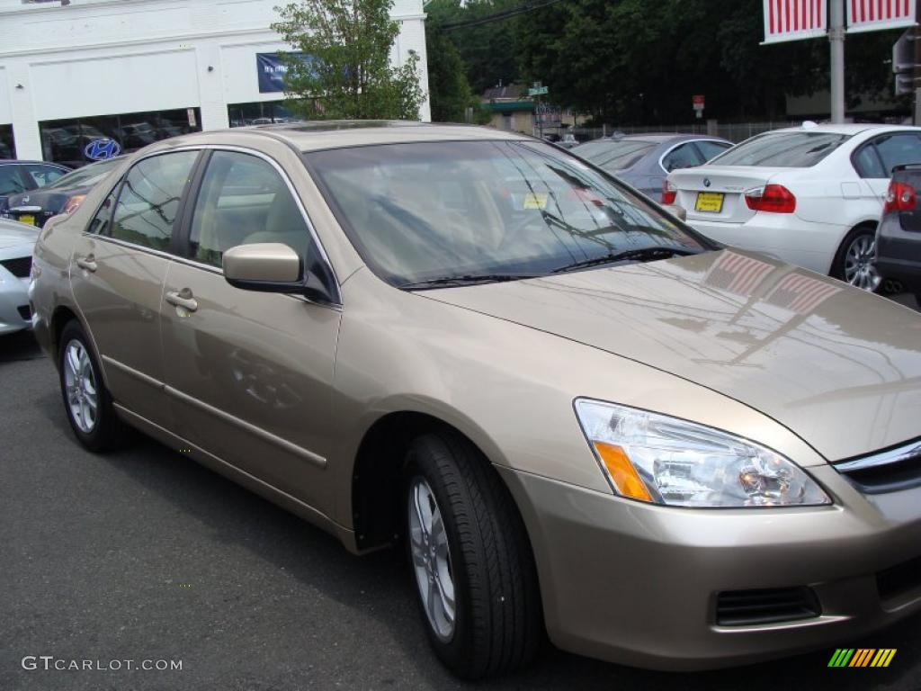 2007 Accord EX Sedan - Desert Mist Metallic / Ivory photo #2