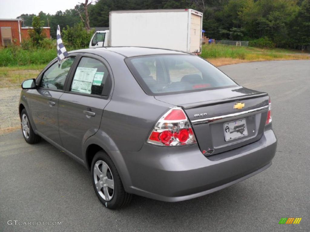 2010 Aveo LS Sedan - Medium Gray / Charcoal photo #2