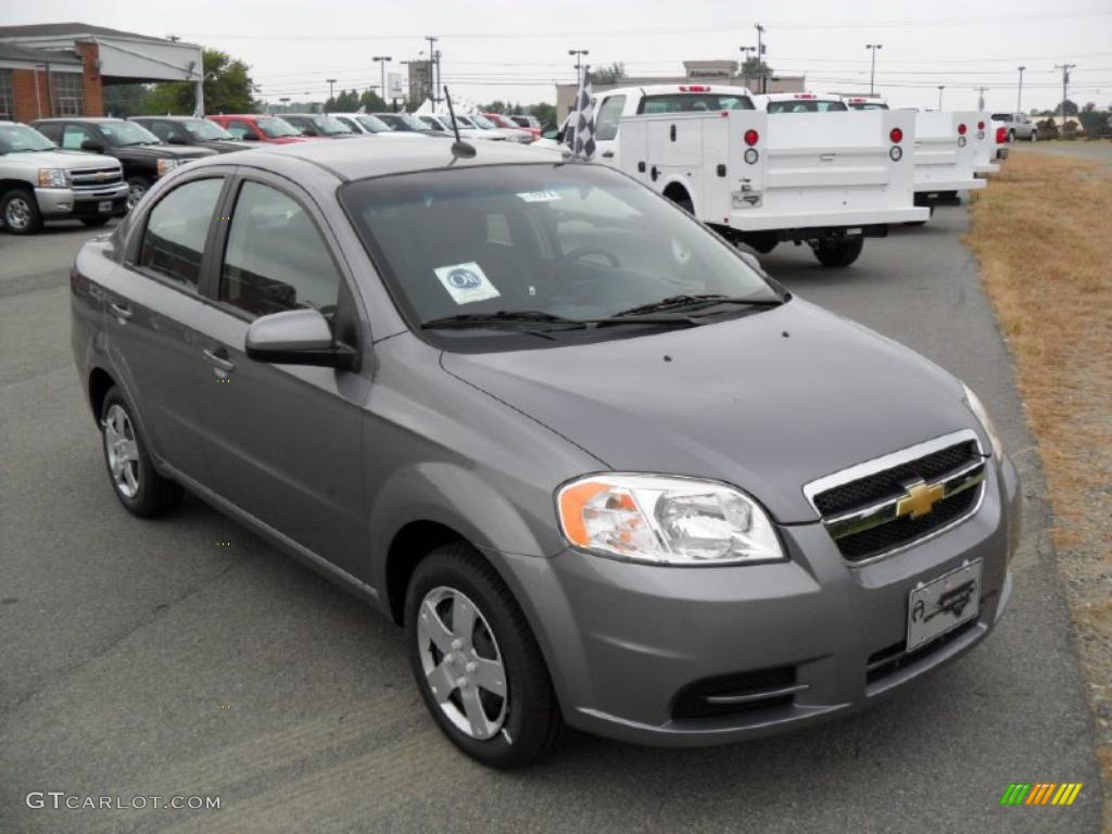 2010 Aveo LS Sedan - Medium Gray / Charcoal photo #5