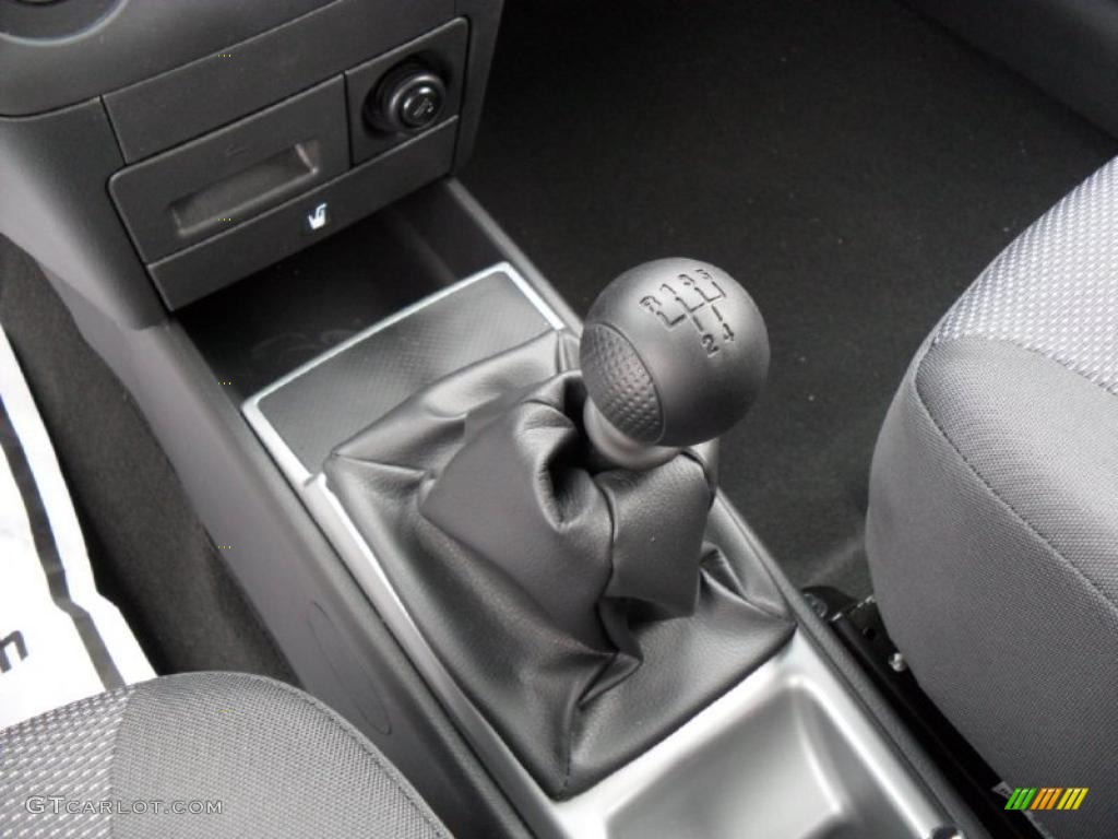 2010 Aveo LS Sedan - Medium Gray / Charcoal photo #12