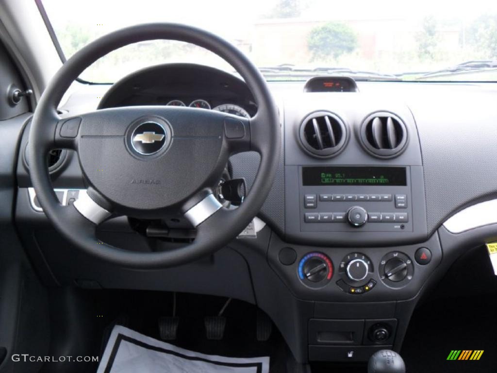 2010 Aveo LS Sedan - Medium Gray / Charcoal photo #15