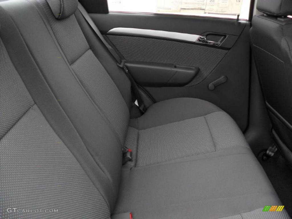 2010 Aveo LS Sedan - Medium Gray / Charcoal photo #18