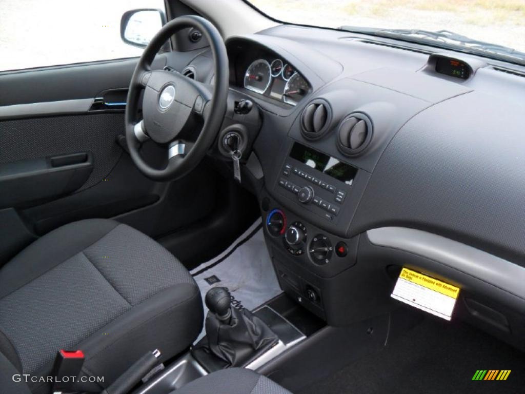 2010 Aveo LS Sedan - Medium Gray / Charcoal photo #20