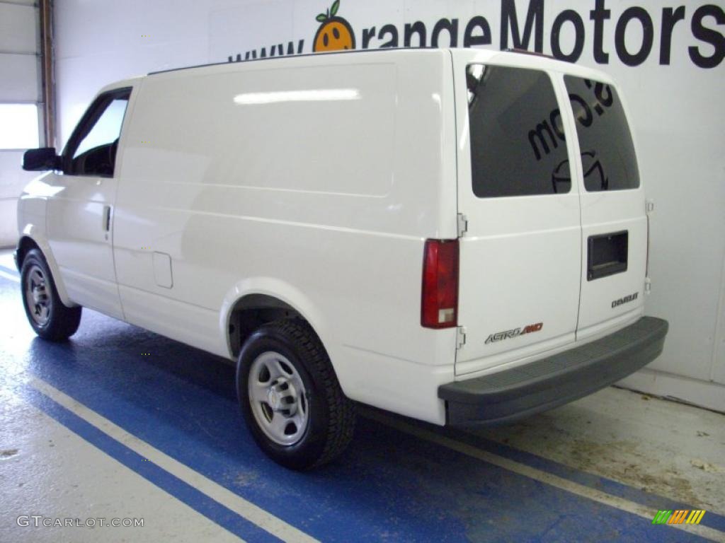 2005 Astro AWD Cargo Van - Summit White / Medium Gray photo #3