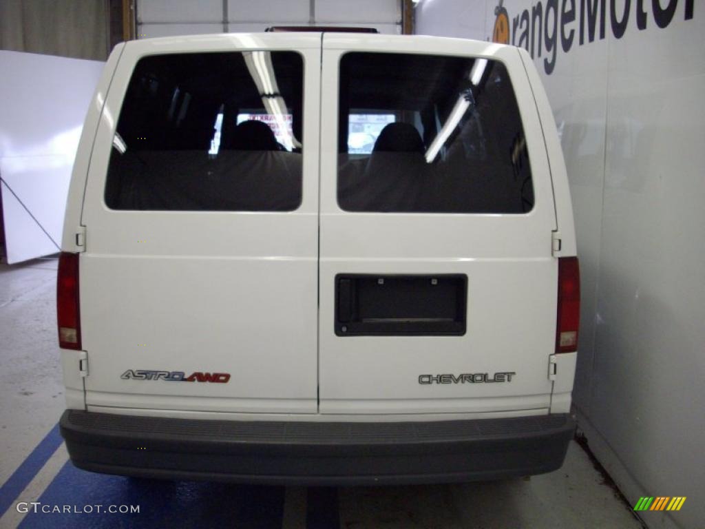 2005 Astro AWD Cargo Van - Summit White / Medium Gray photo #4