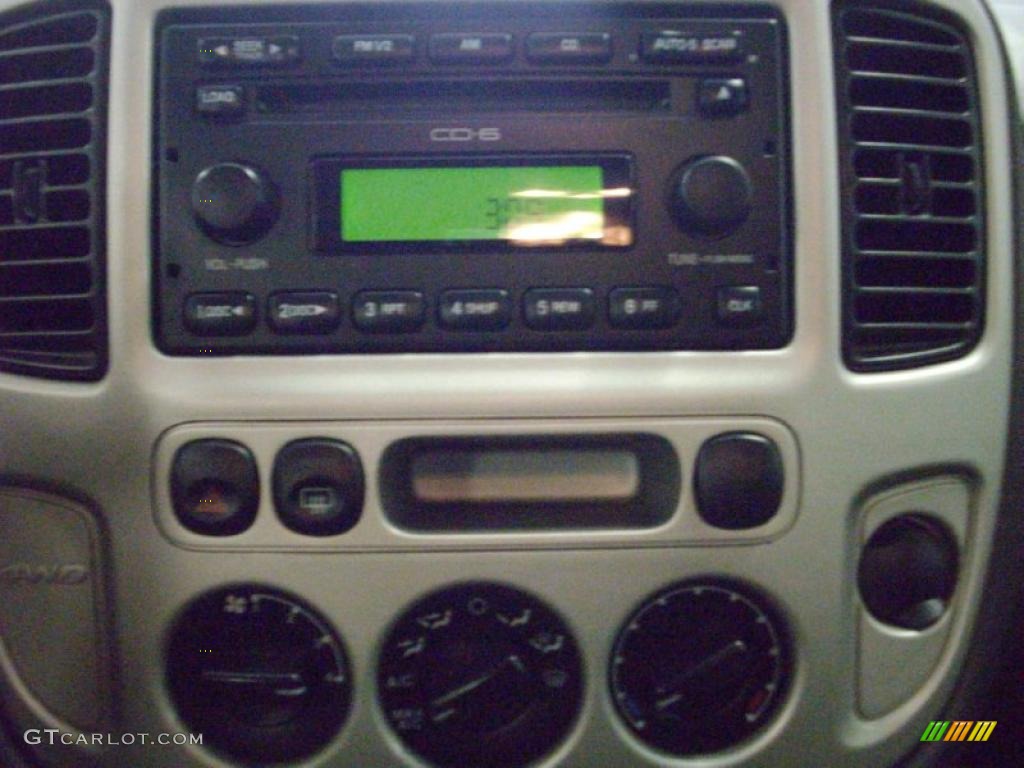 2005 Escape XLT V6 4WD - Titanium Green Metallic / Medium/Dark Flint Grey photo #14
