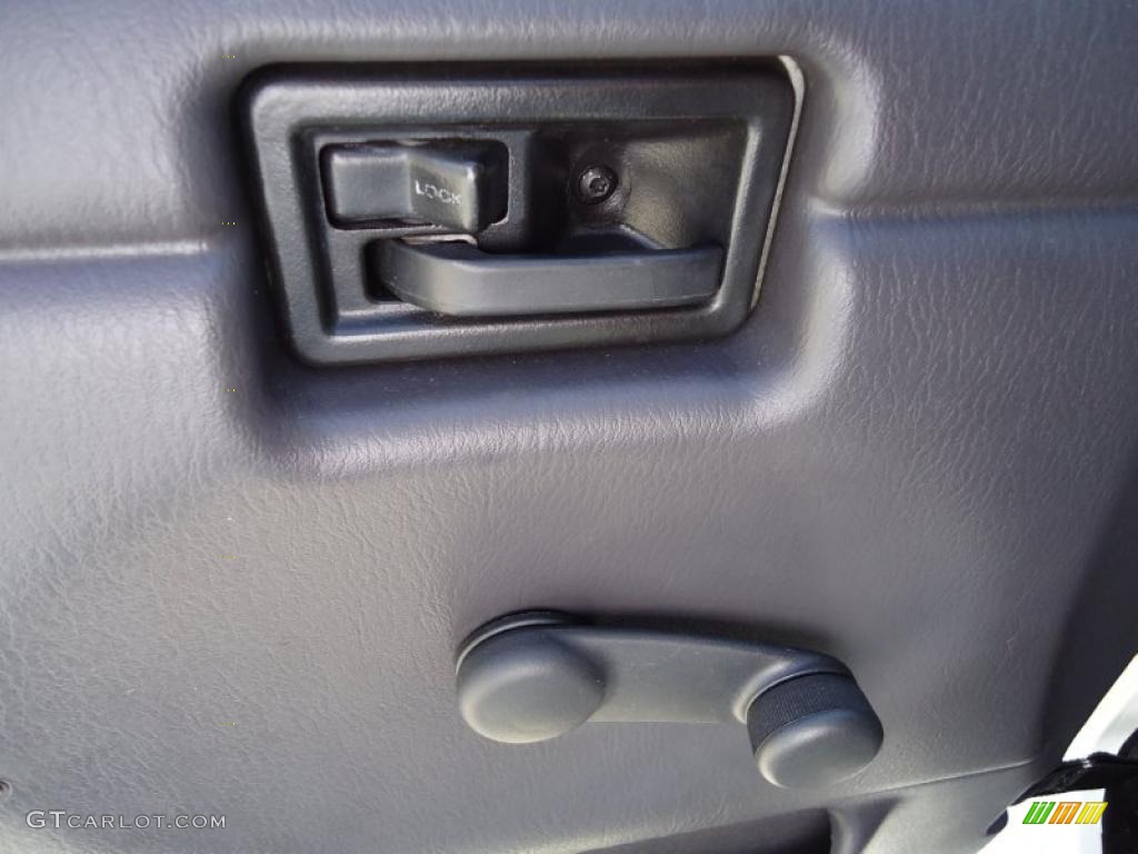 2001 Wrangler Sport 4x4 - Stone White / Agate Black photo #16