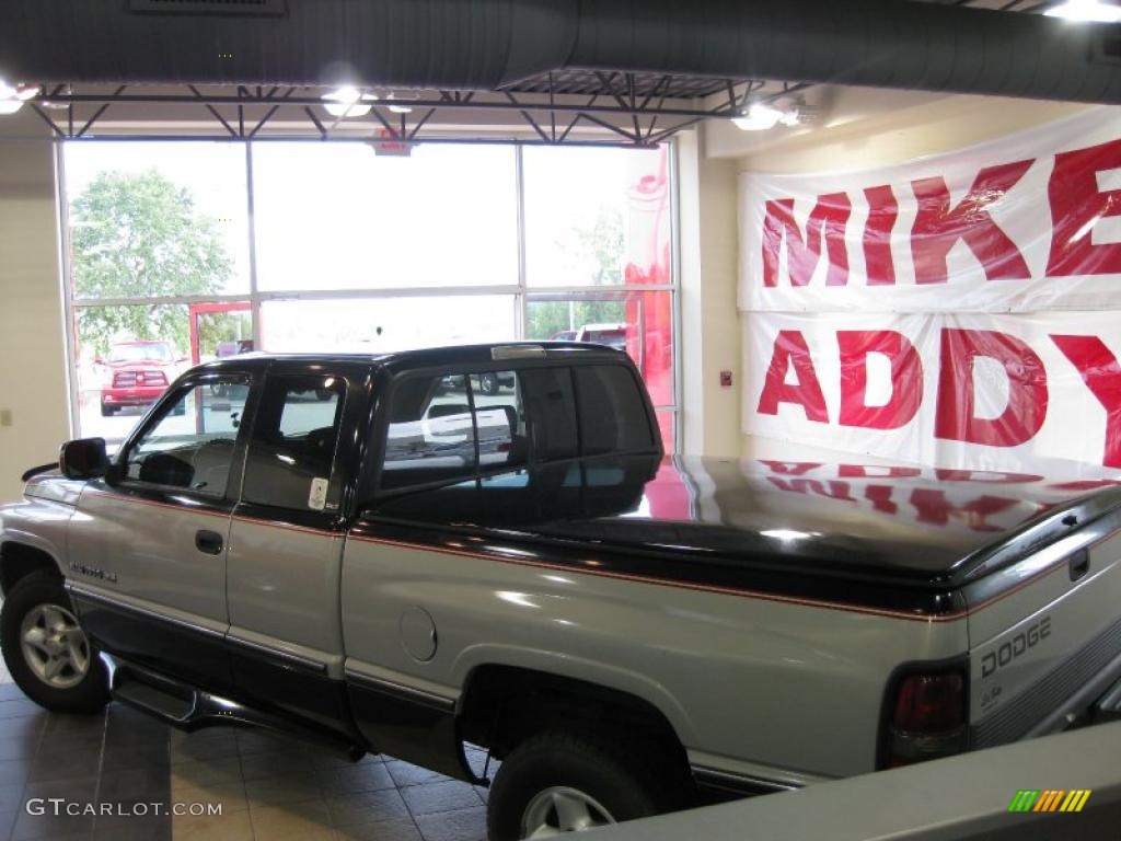 1997 Ram 1500 Laramie SLT Extended Cab - Black / Mist Gray photo #3