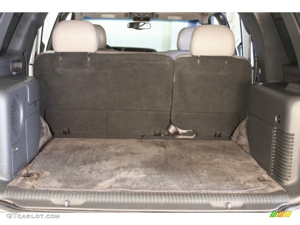 2001 Tahoe LT 4x4 - Summit White / Graphite/Medium Gray photo #10