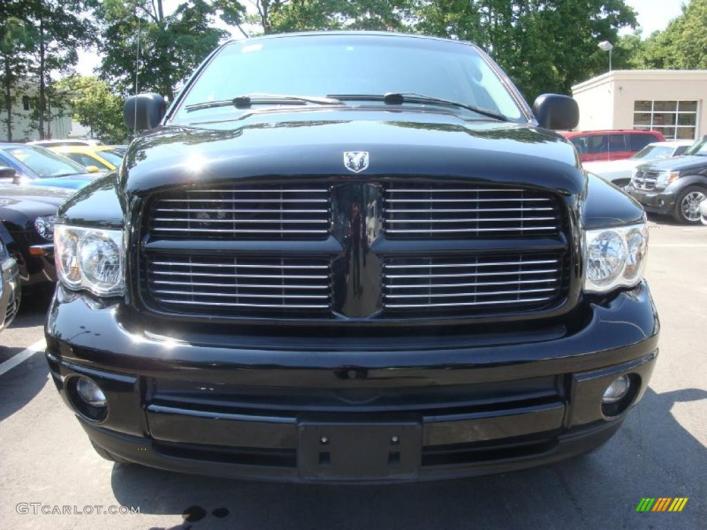 2004 Ram 1500 SLT Quad Cab 4x4 - Black / Dark Slate Gray photo #2
