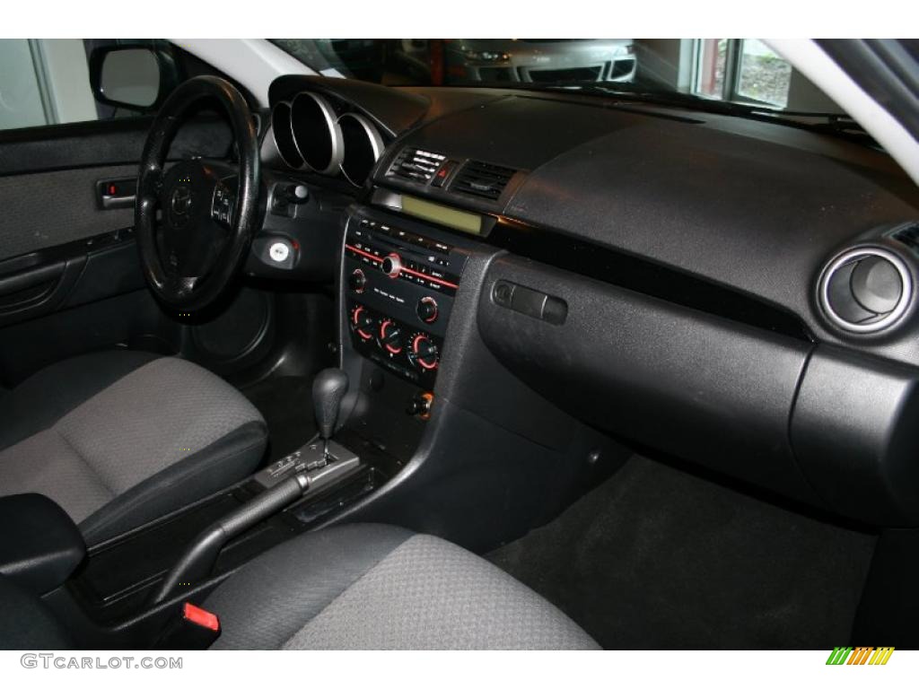 2005 MAZDA3 i Sedan - Titanium Gray Metallic / Black photo #8