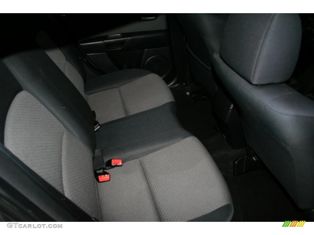 2005 MAZDA3 i Sedan - Titanium Gray Metallic / Black photo #10
